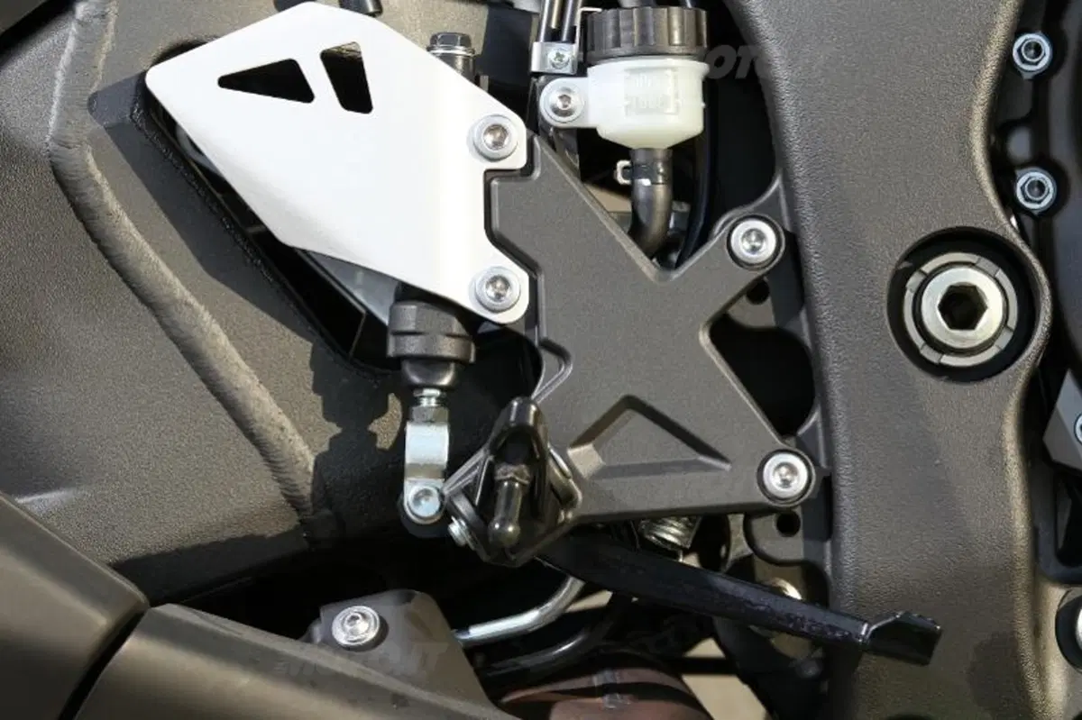 Kawasaki Ninja ZX-10R  (18)