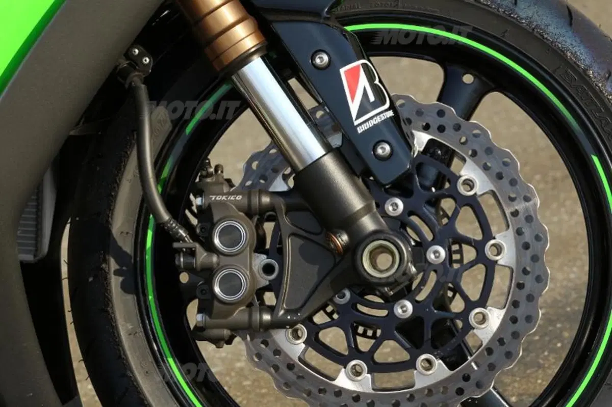Kawasaki Ninja ZX-10R  (19)