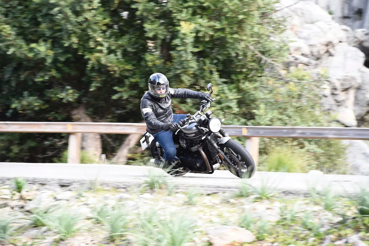 Triumph Speed Twin. Bella e brava (2)