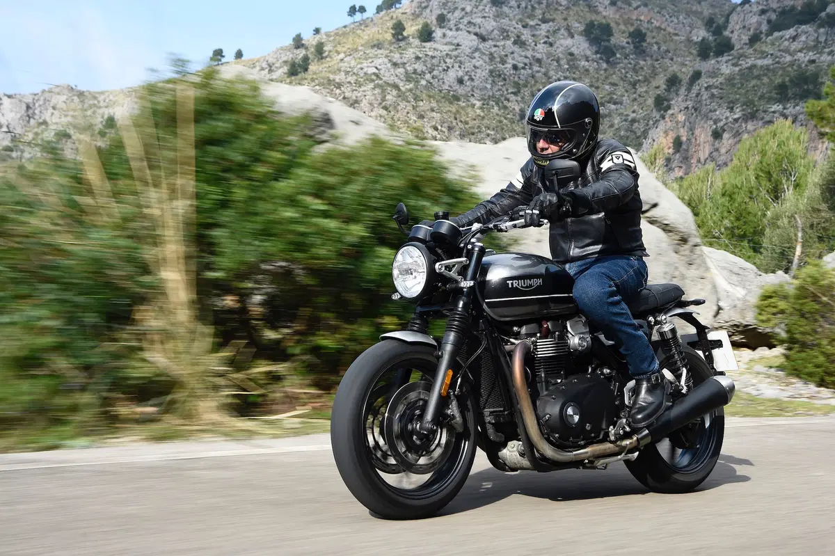 Triumph Speed Twin. Bella e brava (3)