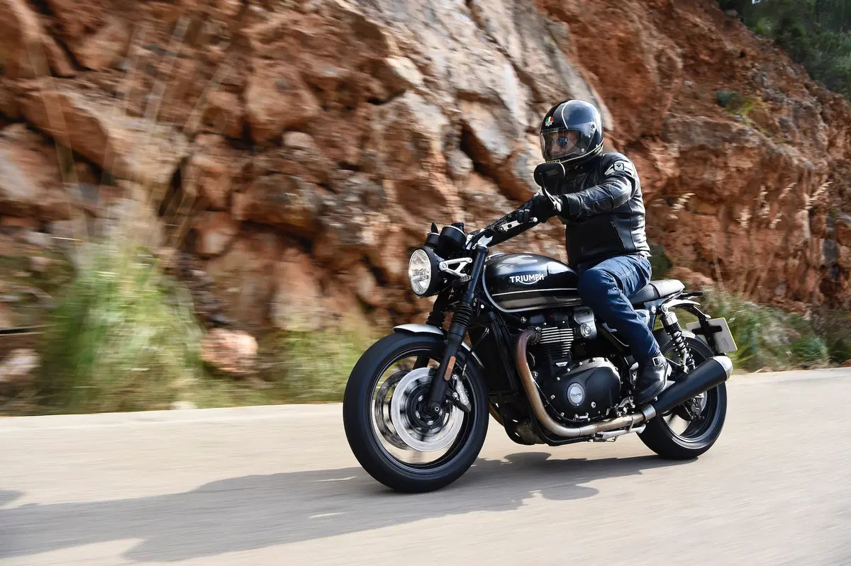 Triumph Speed Twin. Bella e brava (5)