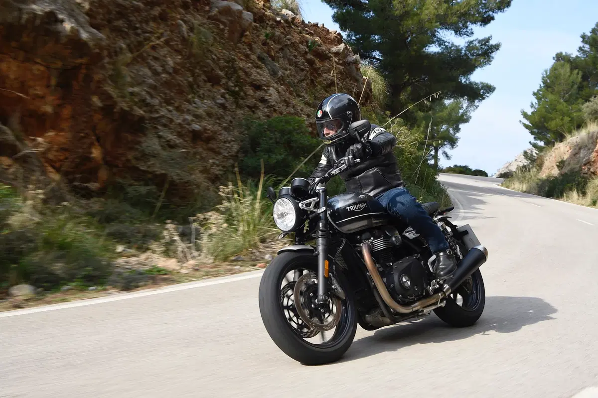 Triumph Speed Twin. Bella e brava (8)