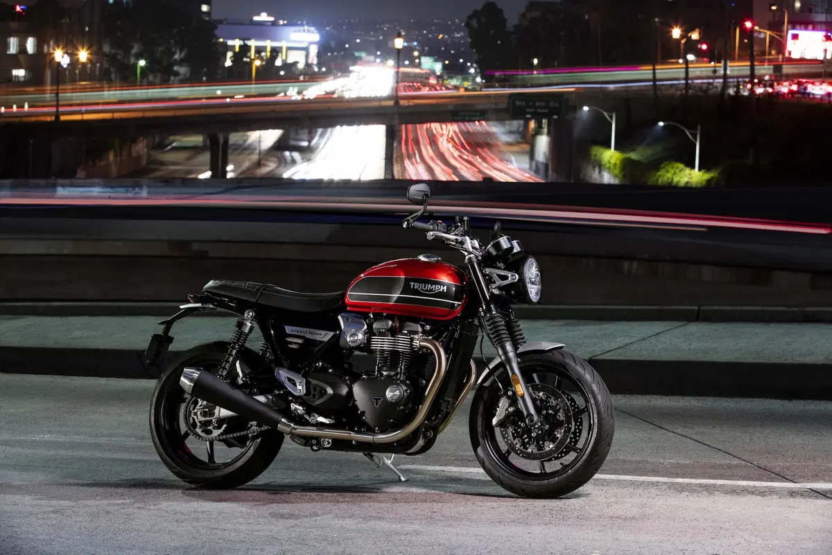 Triumph Speed Twin. Bella e brava (14)