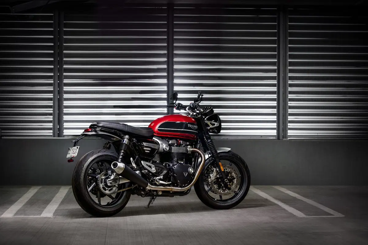 Triumph Speed Twin. Bella e brava (17)