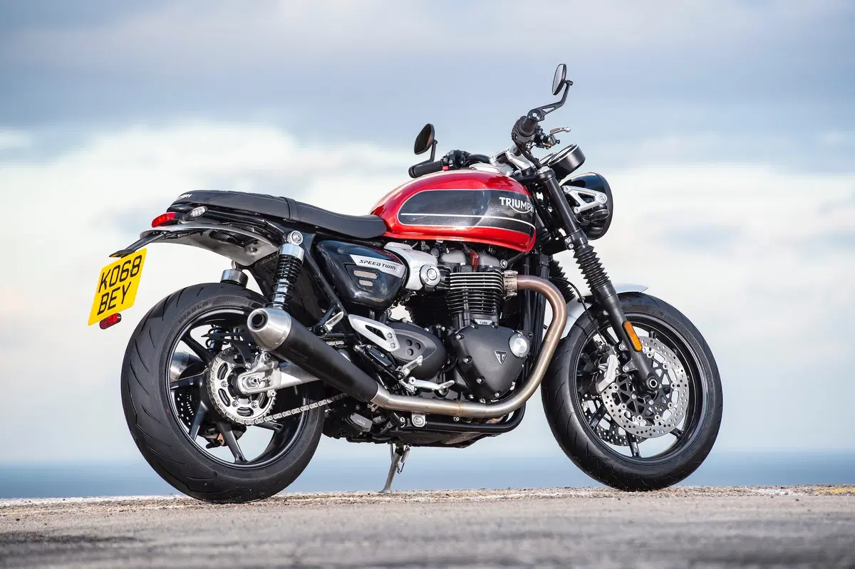 Triumph Speed Twin. Bella e brava (18)