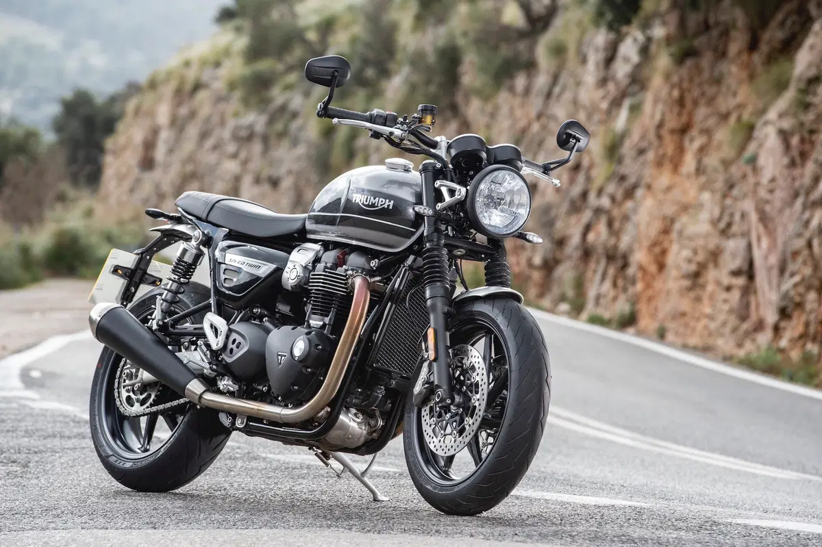 Triumph Speed Twin. Bella e brava (23)