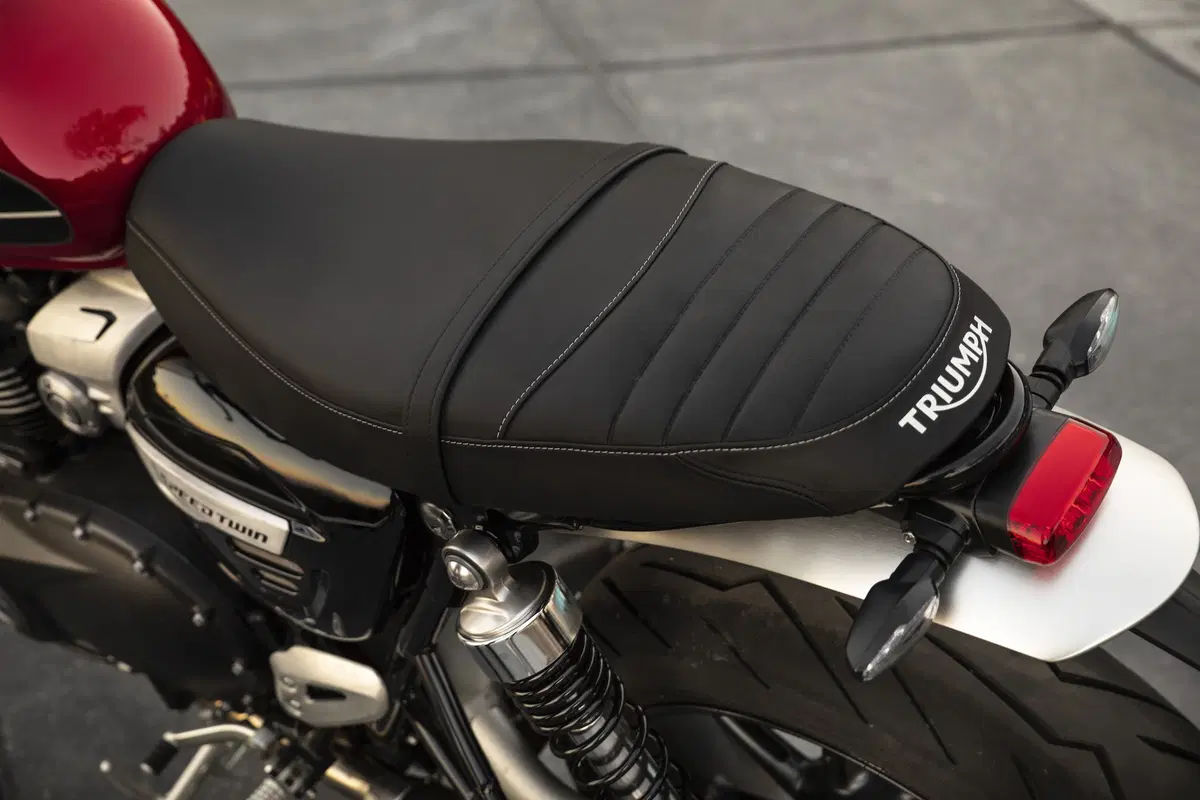 Triumph Speed Twin. Bella e brava (38)