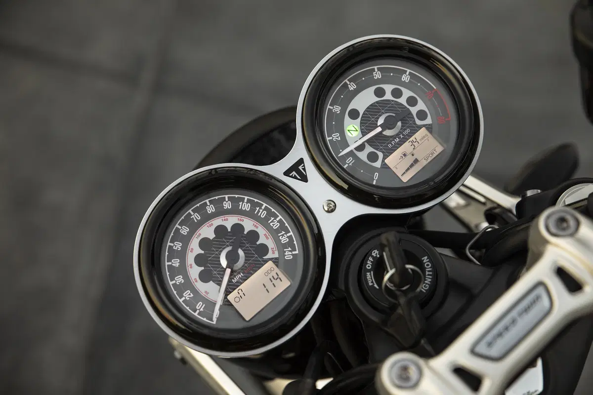 Triumph Speed Twin. Bella e brava (43)