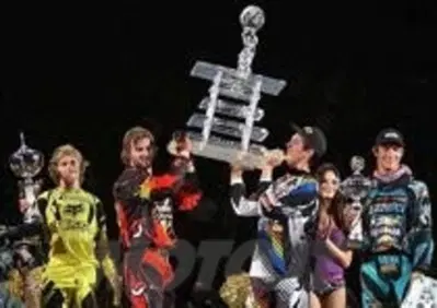 Supercross di Parigi. Barcia re di Bercy!