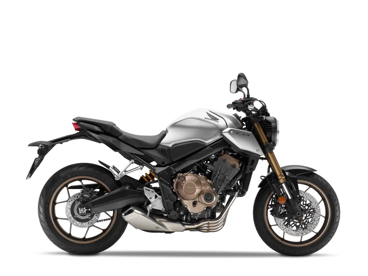 Honda CB650R. La media che mancava