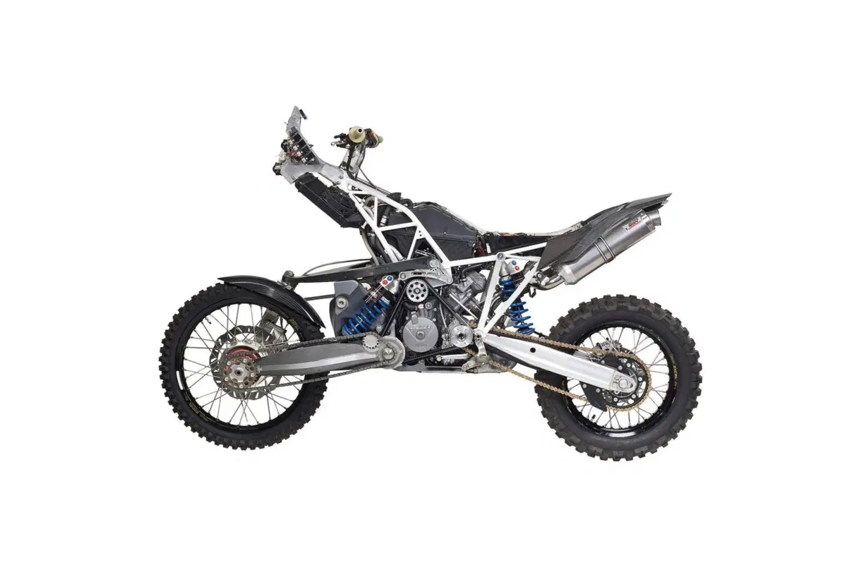 KTM 990 Adventure a due ruote motrici. Eccentrica? Decisamente (3)