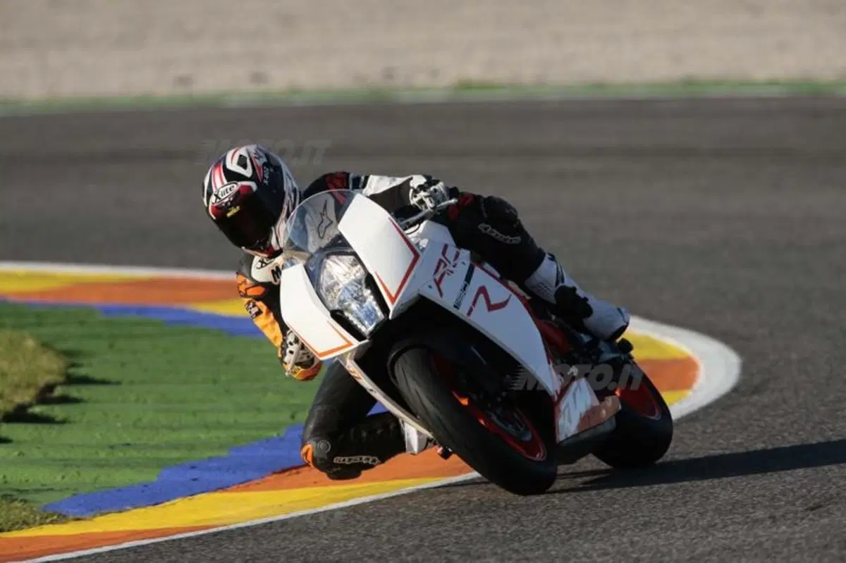 KTM RC8R  (3)
