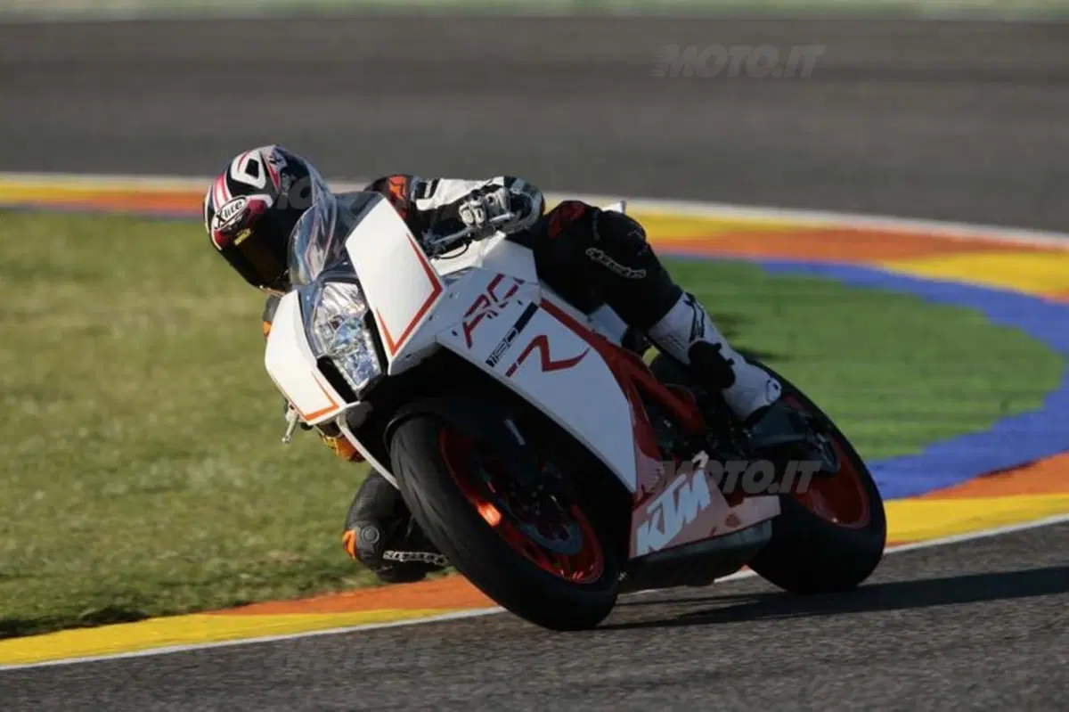 KTM RC8R  (4)