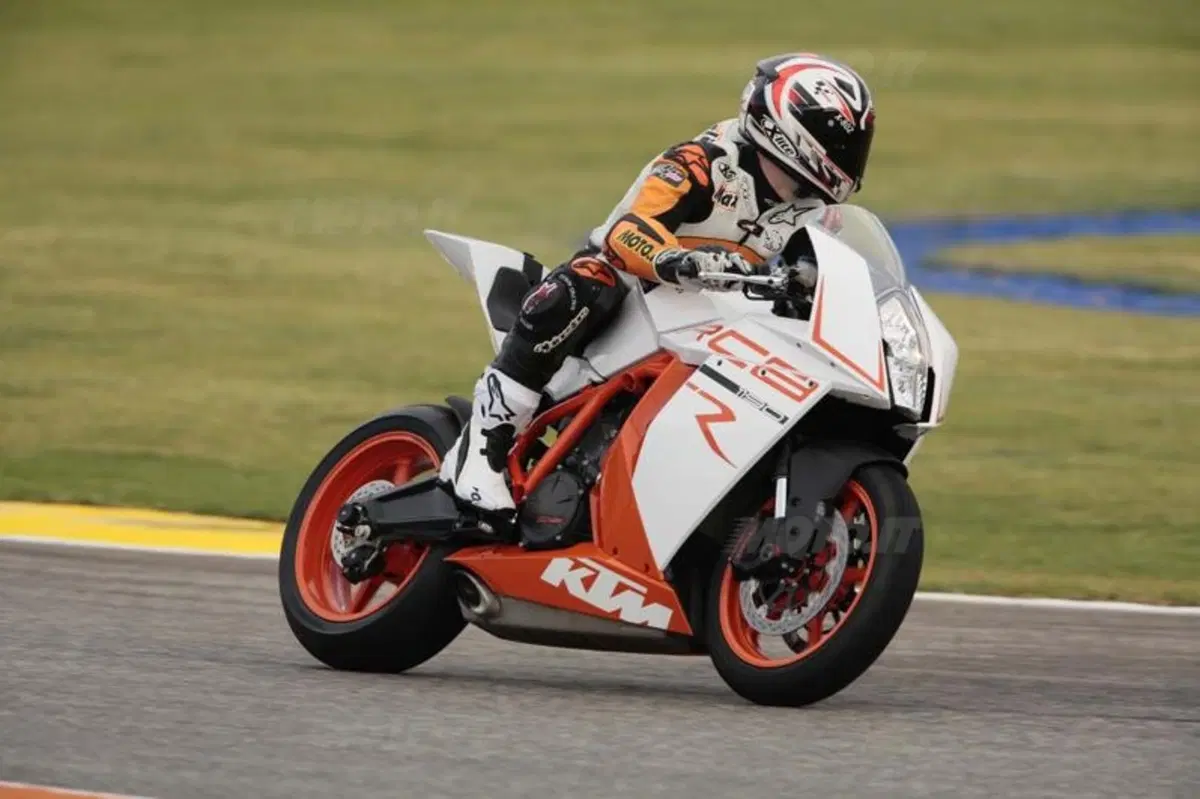 KTM RC8R  (6)