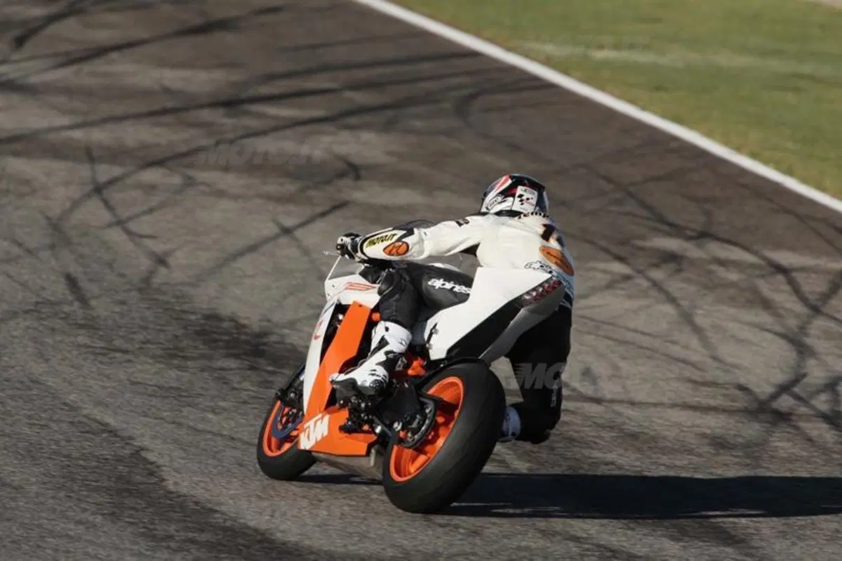 KTM RC8R  (12)