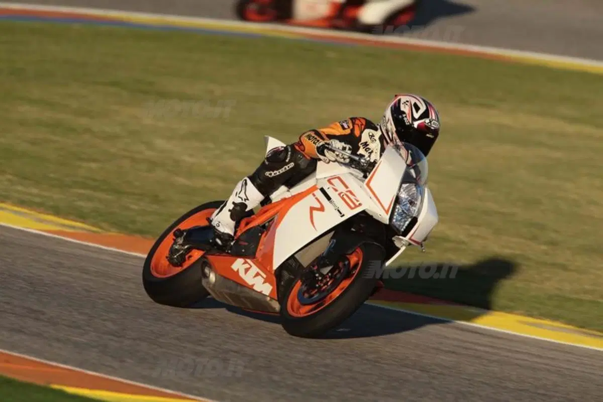 KTM RC8R  (13)