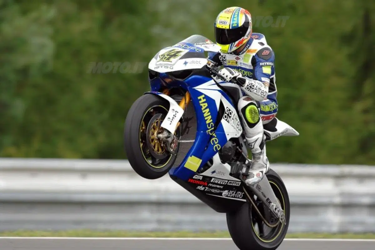 SBK. Roberto Rolfo sarà il pilota 2011 del team Pedercini (2)