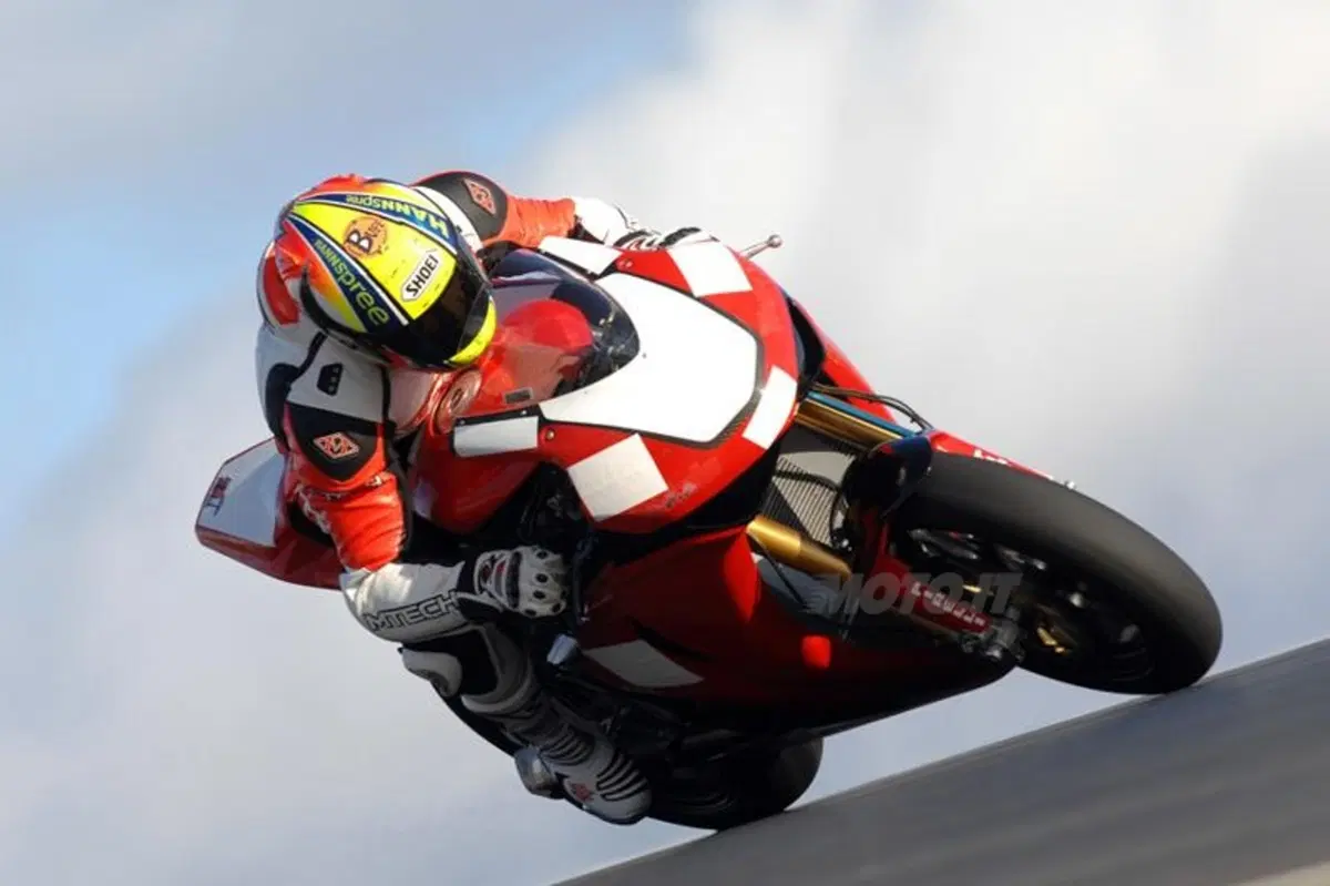 SBK. Roberto Rolfo sarà il pilota 2011 del team Pedercini (3)