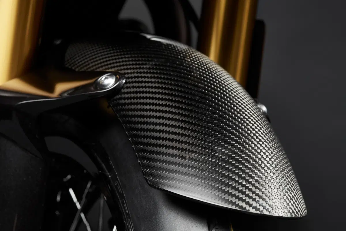 Triumph svela le Factory Custom Thruxton R e Rocket III (14)