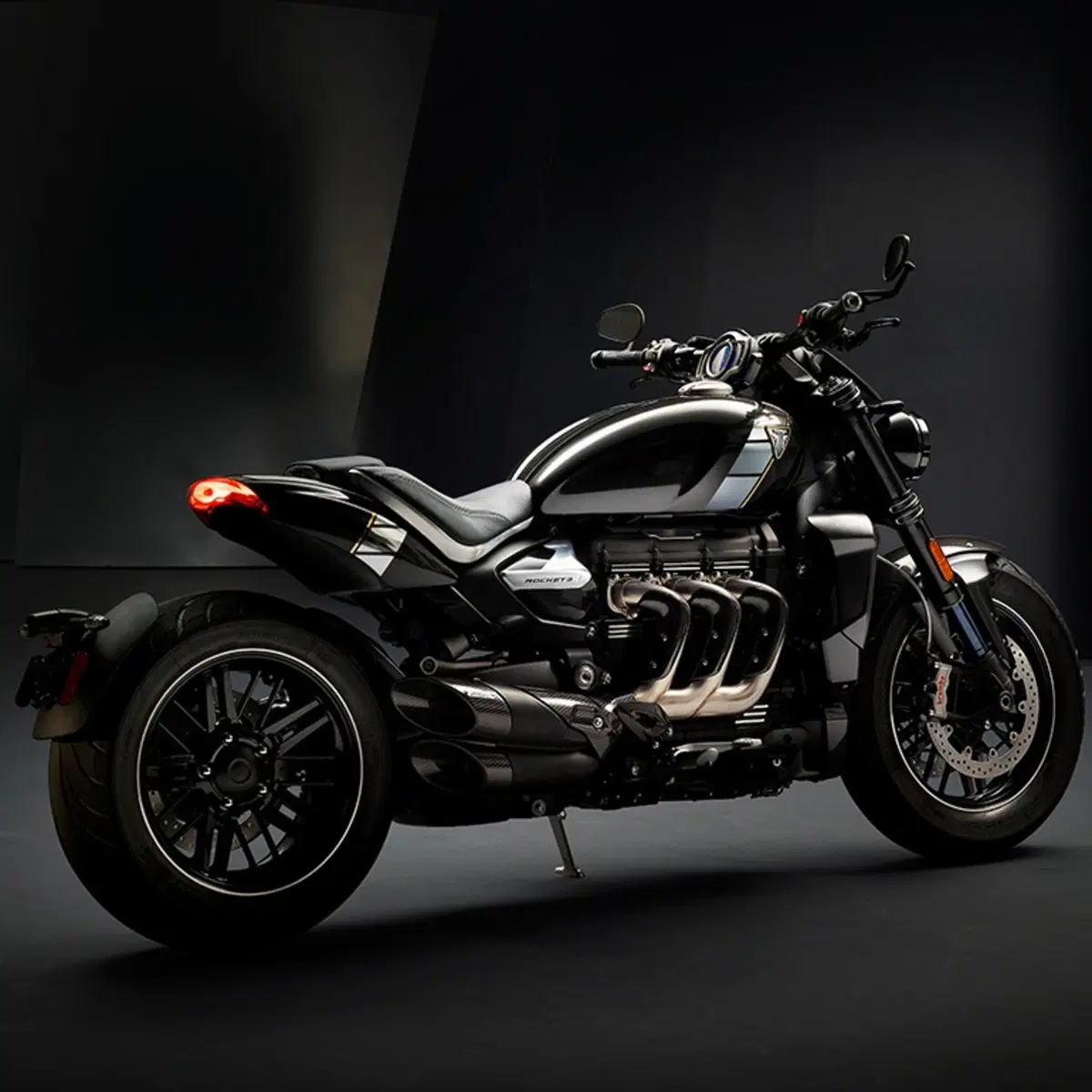 Triumph Thruxton TFC e Rocket TFC. Foto e dati (5)