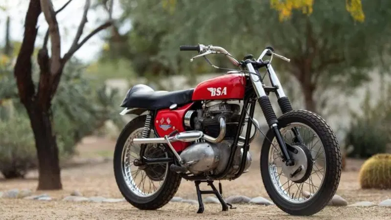 BSA Hornet del 1967: all'asta un bellissimo esemplare di desert racer