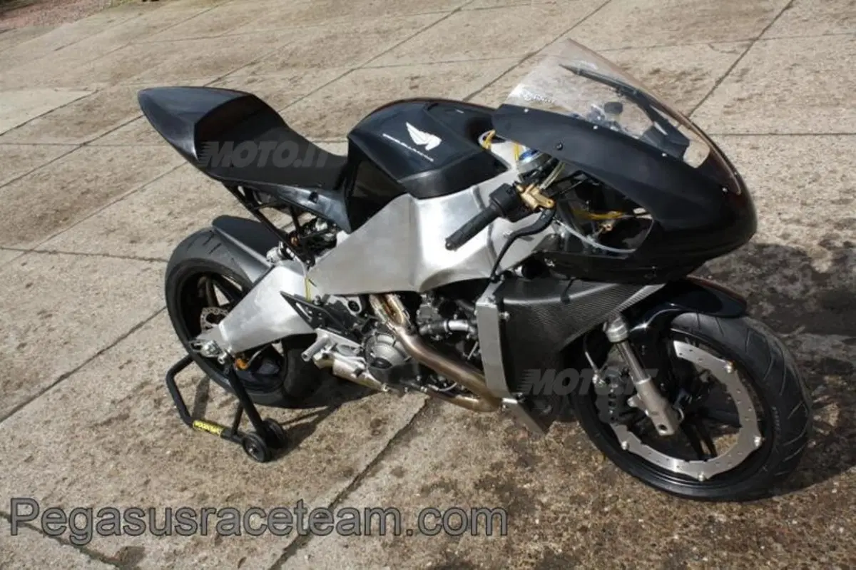 Erik Buell Racing Typhon 1190 (5)