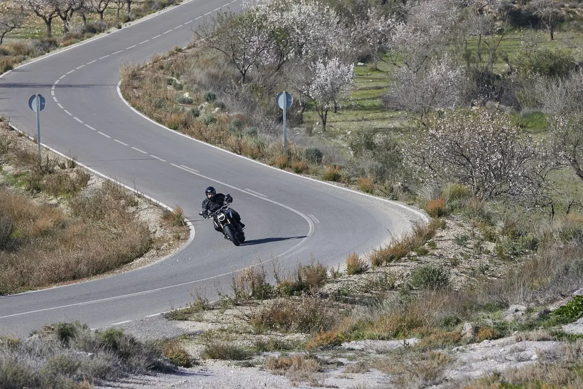 Honda CB650R. La media che mancava (5)