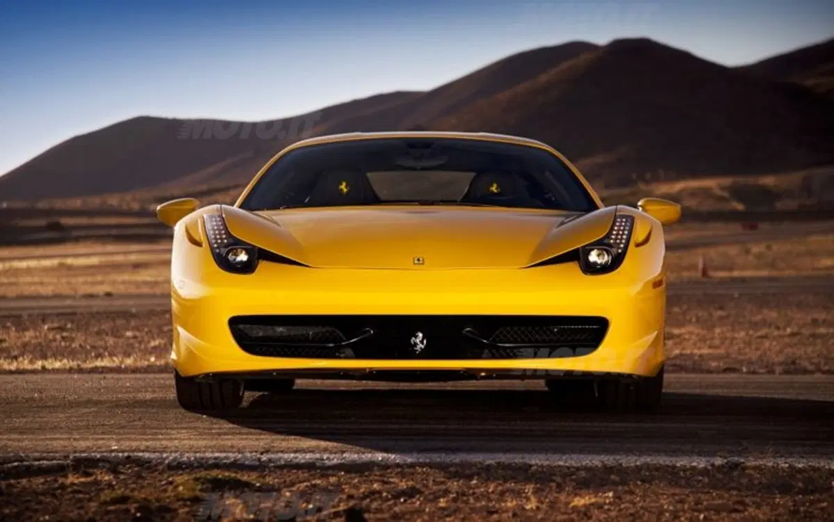 Ferrari 458 Italia vs Ducati 1198S: una sfida tutta italiana (4)