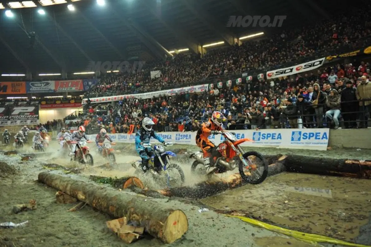 Mika Ahola (HM Honda) primo nell'Enduro Indoor di Genova