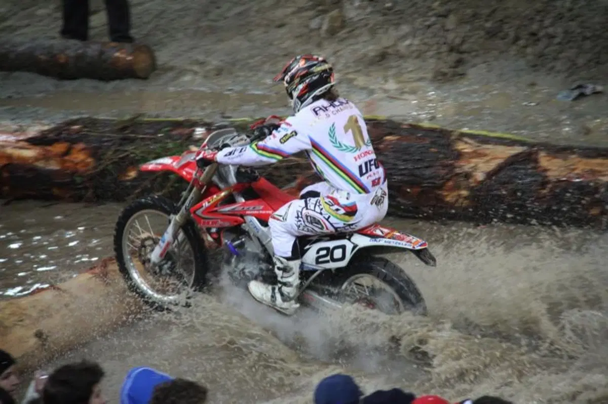 Mika Ahola (HM Honda) primo nell'Enduro Indoor di Genova (8)