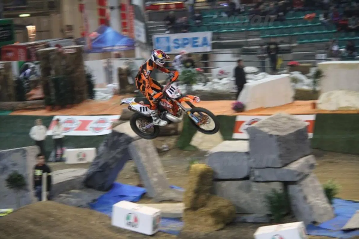 Mika Ahola (HM Honda) primo nell'Enduro Indoor di Genova (10)