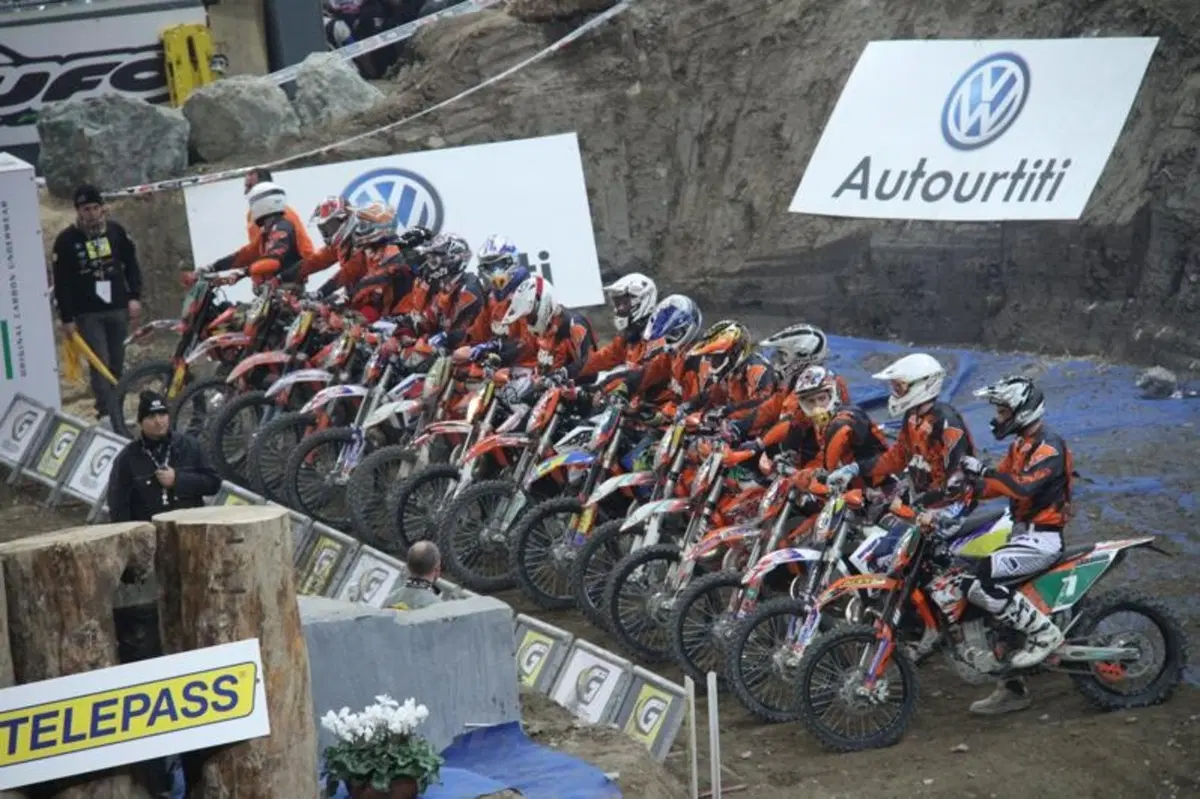 Mika Ahola (HM Honda) primo nell'Enduro Indoor di Genova (15)