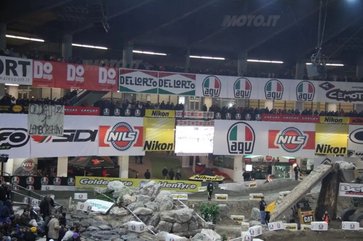 Mika Ahola (HM Honda) primo nell'Enduro Indoor di Genova (19)