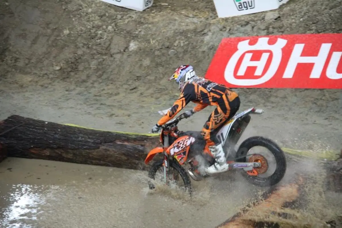 Mika Ahola (HM Honda) primo nell'Enduro Indoor di Genova (23)