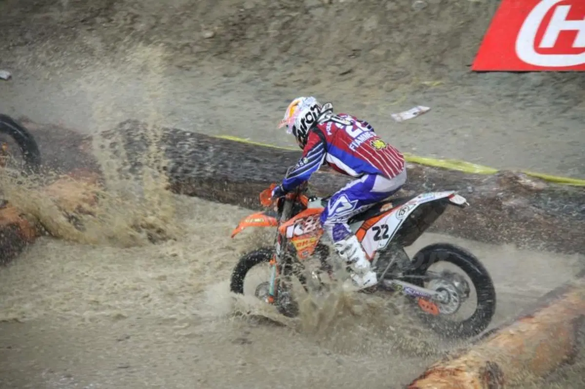 Mika Ahola (HM Honda) primo nell'Enduro Indoor di Genova (24)