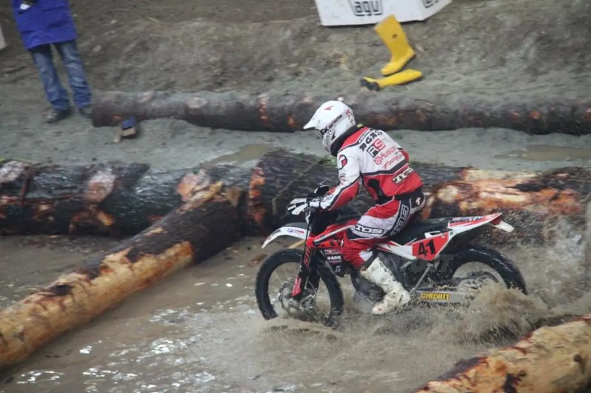 Mika Ahola (HM Honda) primo nell'Enduro Indoor di Genova (27)