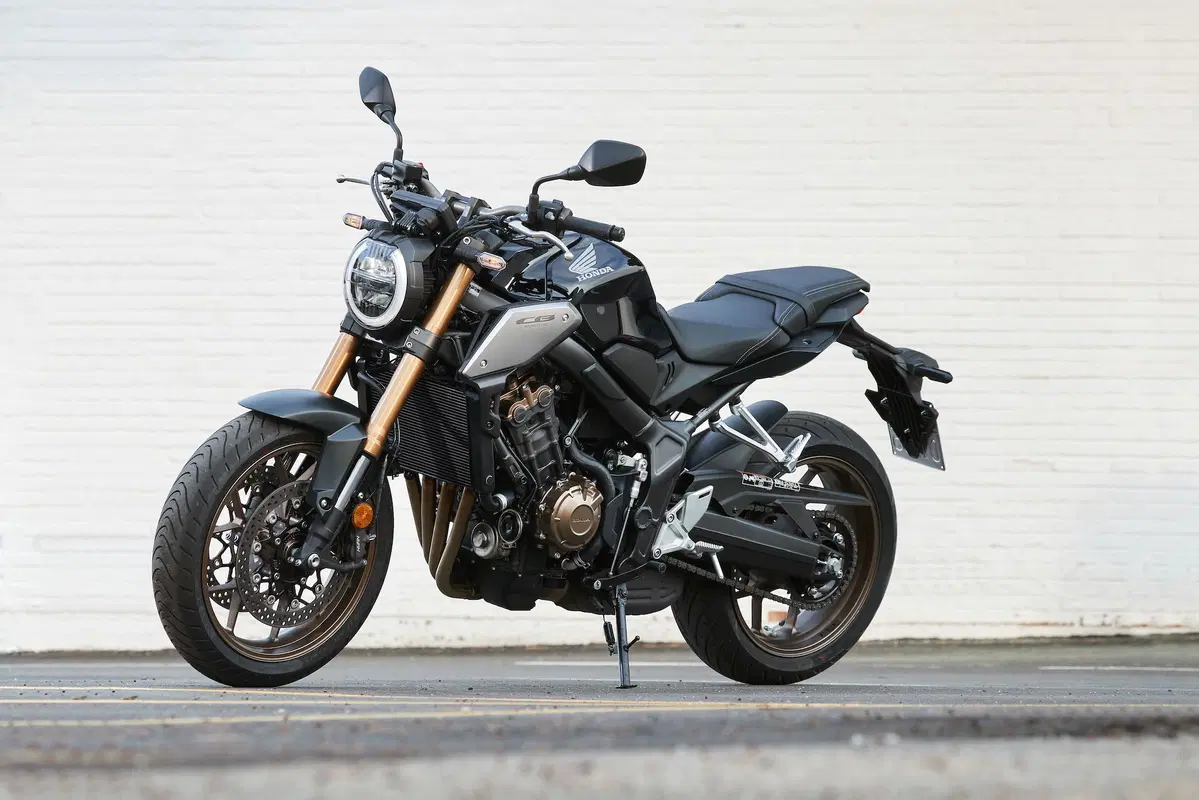 Honda CB650R. La media che mancava (6)