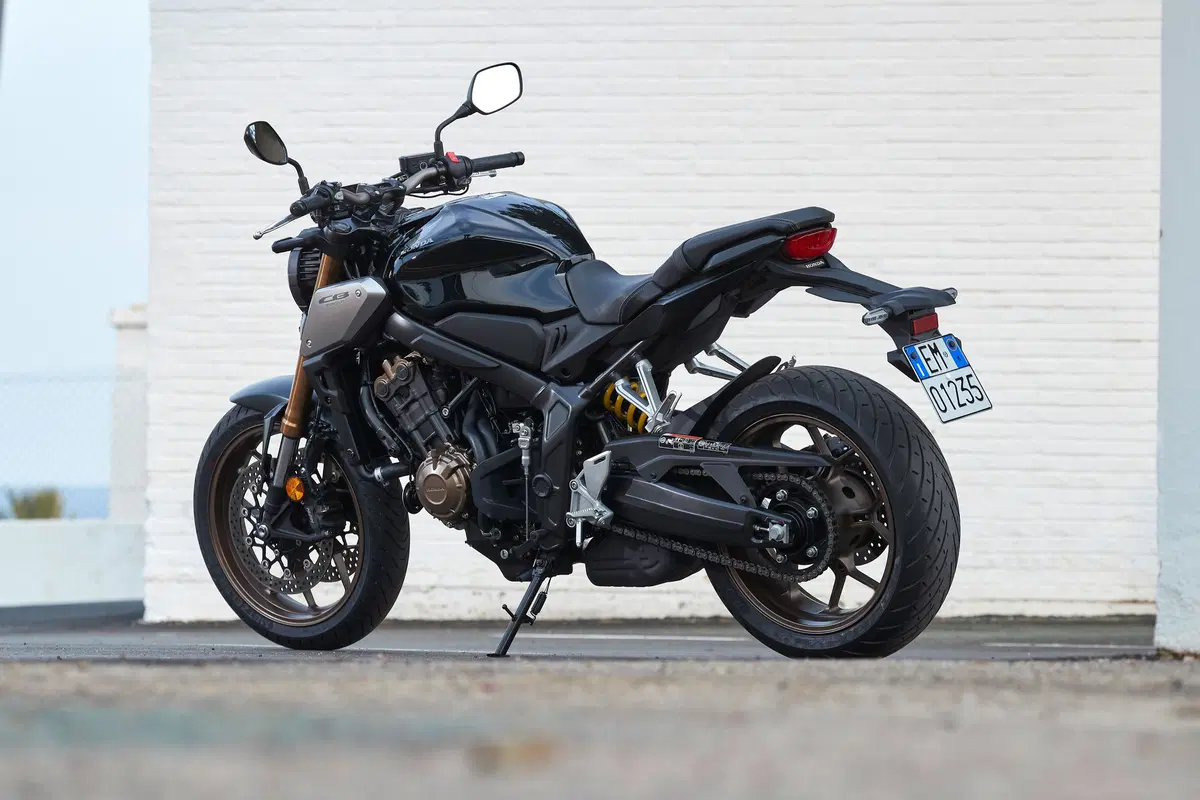 Honda CB650R. La media che mancava (12)