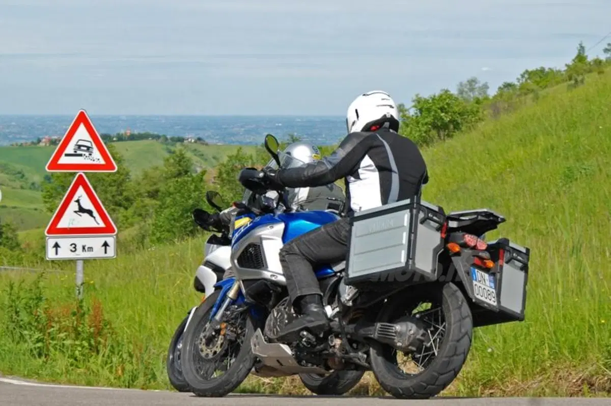 Ducati Multistrada 1200 S vs Yamaha XT1200Z Super Ténéré (2)