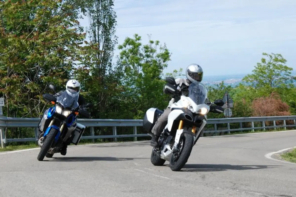 Ducati Multistrada 1200 S vs Yamaha XT1200Z Super Ténéré (4)