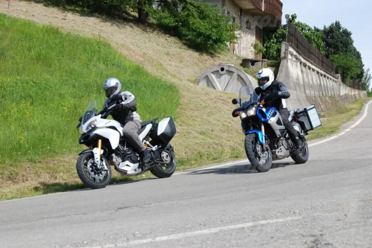 Ducati Multistrada 1200 S vs Yamaha XT1200Z Super Ténéré (5)