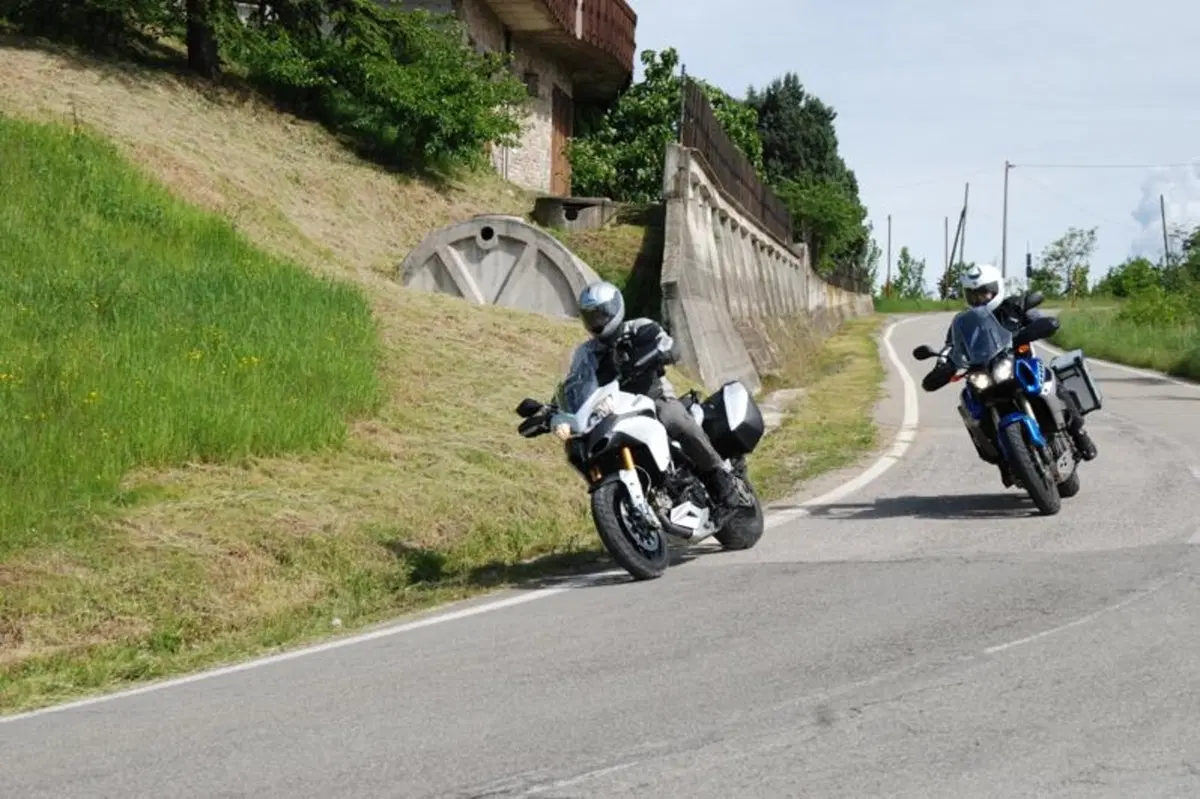 Ducati Multistrada 1200 S vs Yamaha XT1200Z Super Ténéré (11)