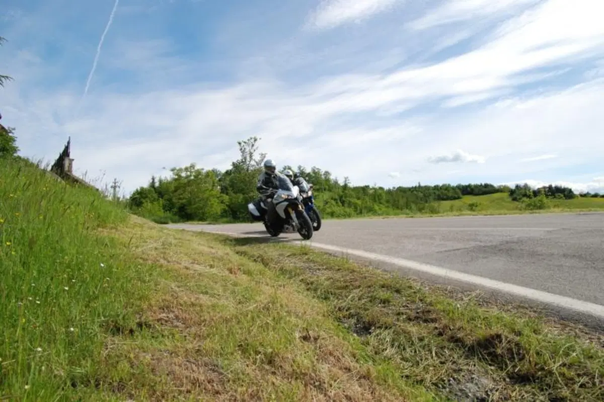 Ducati Multistrada 1200 S vs Yamaha XT1200Z Super Ténéré (12)