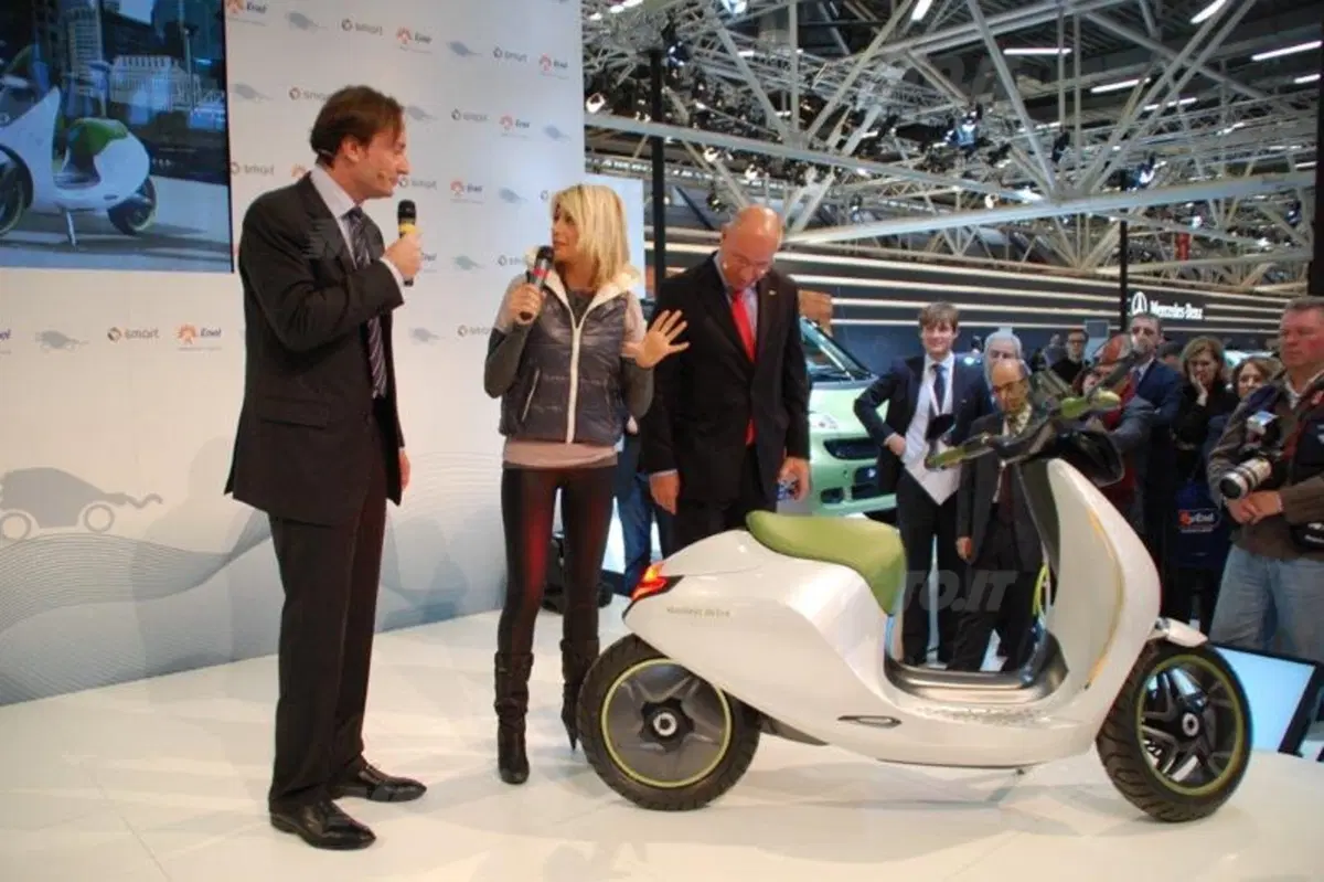 Smart e-scooter al MotorShow di Bologna (5)
