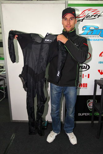 Jezek utilizza il D-air Armor di Dainese nel mondiale SS (2)