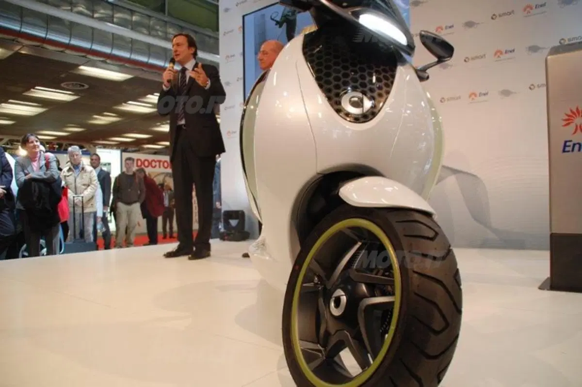 Smart e-scooter al MotorShow di Bologna (10)