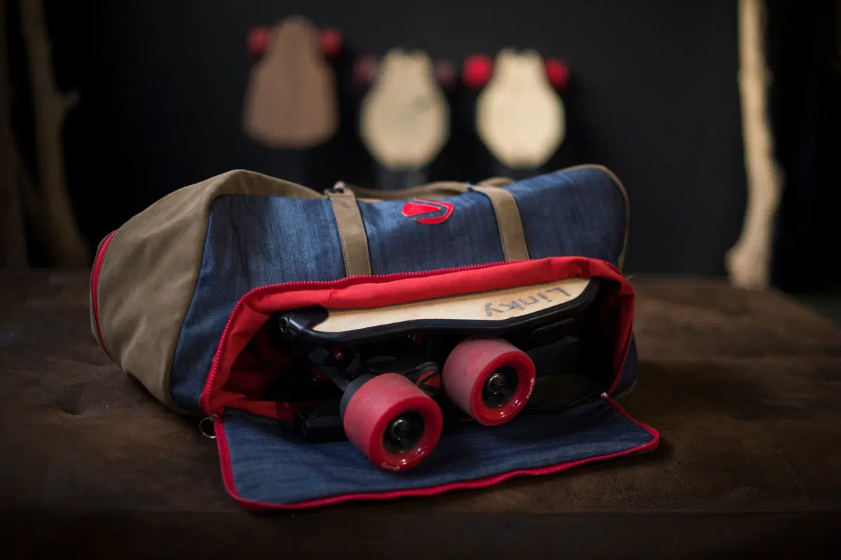 Electric. Longboard. Foldable. Praticamente Linky!