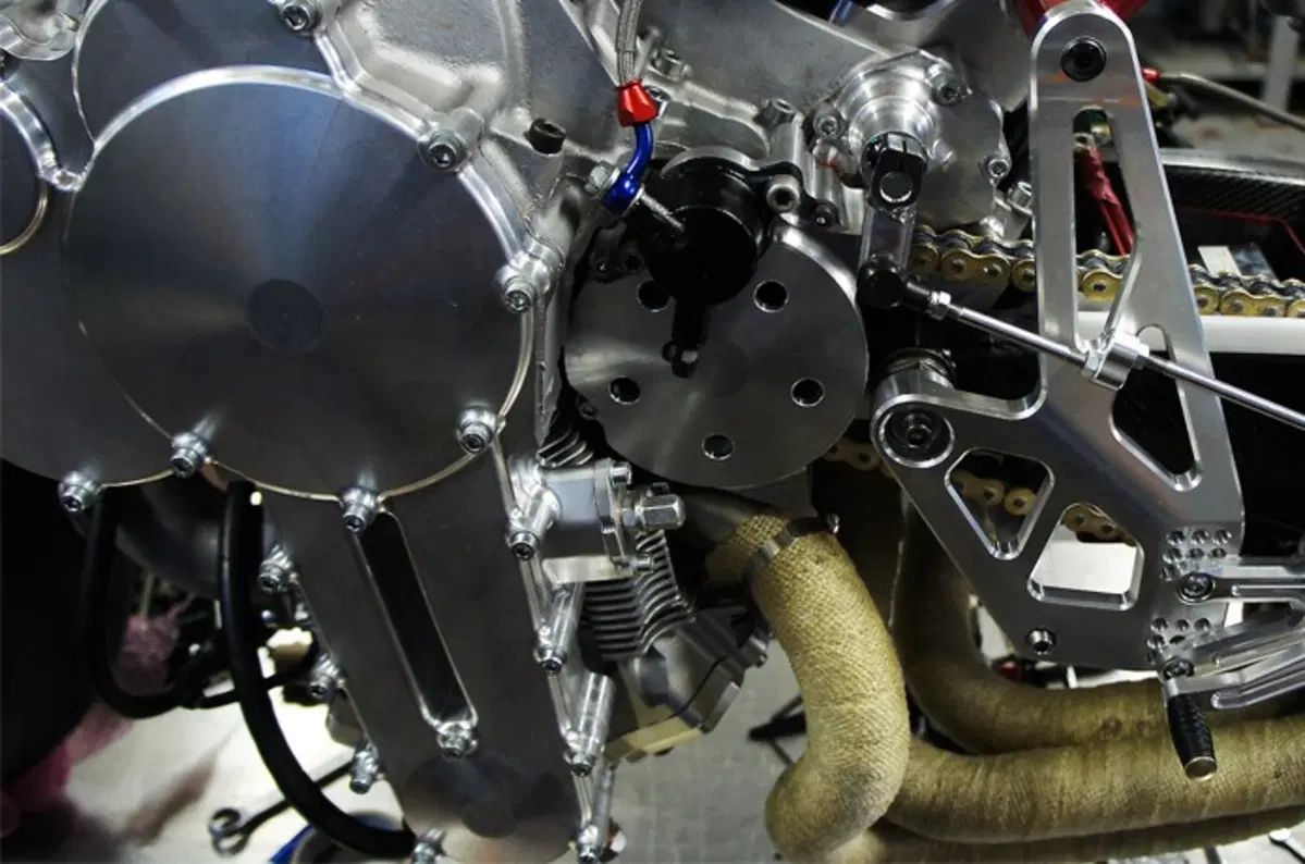 Nembo 32: motore rovesciato a 3 cilindri, due litri di cilindrata e un progetto strabiliante (14)