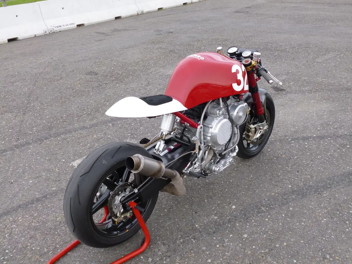 Nembo 32: motore rovesciato a 3 cilindri, due litri di cilindrata e un progetto strabiliante (21)
