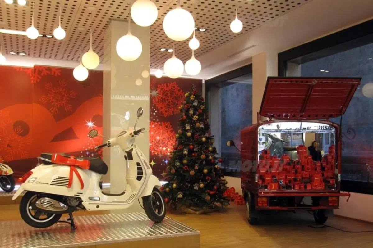 Natale con Vespa allo Spazio Broletto13